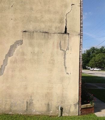 photo of a cracked wall