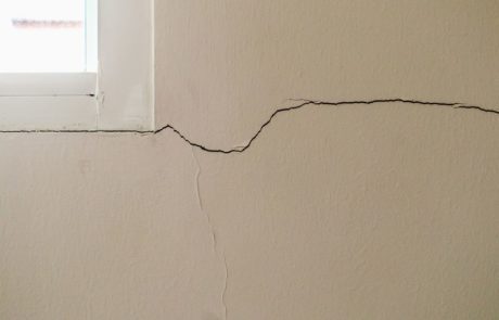 photo of a wall crack