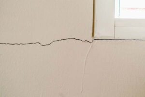 There are two types of foundation cracks, structural and non-structural.